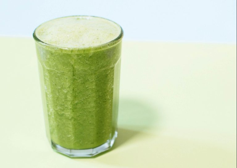 Cashew Lime Inexperienced Smoothie